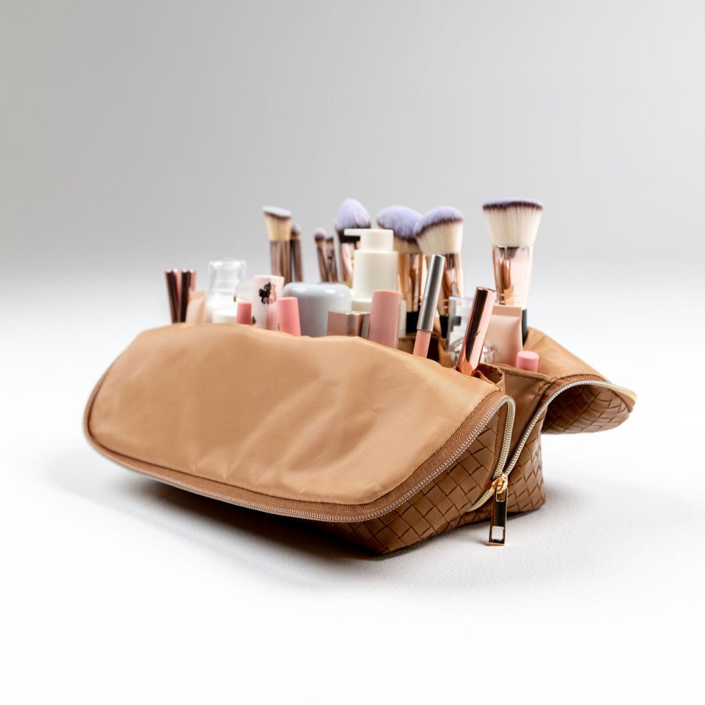 The Beauty Bag in Caramel