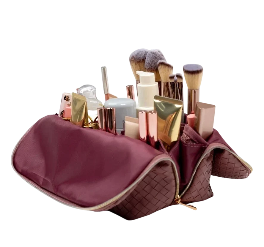 How to Organize Makeup at Home and While Traveling