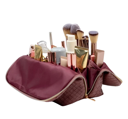 How to Organize Makeup at Home and While Traveling